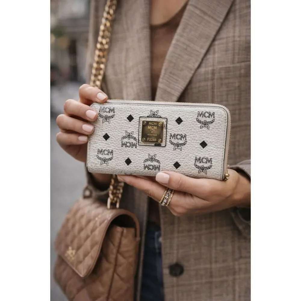 MCM White Leather Logo Purse Wallet Women's Size Small - Picture 1 of 8